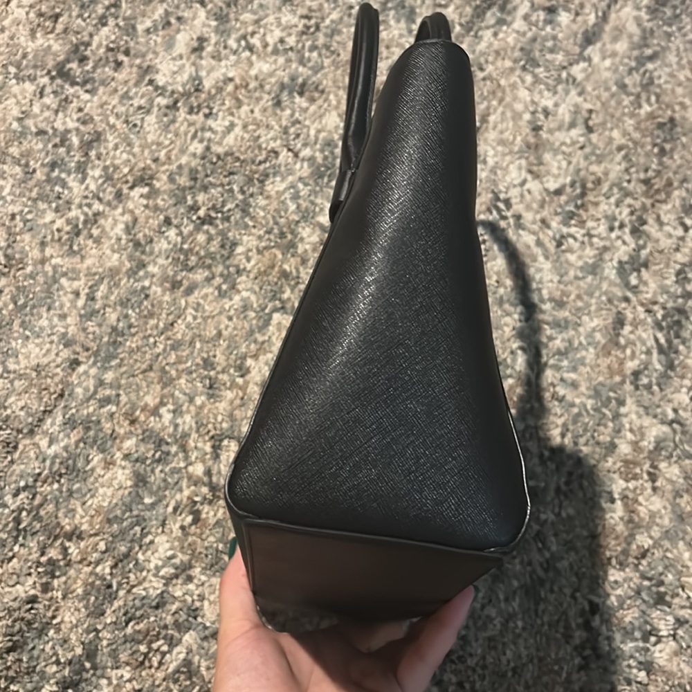 Kate Spade Black and Silver Crossbody Bag with Modern Elegance - Picture 5 of 12